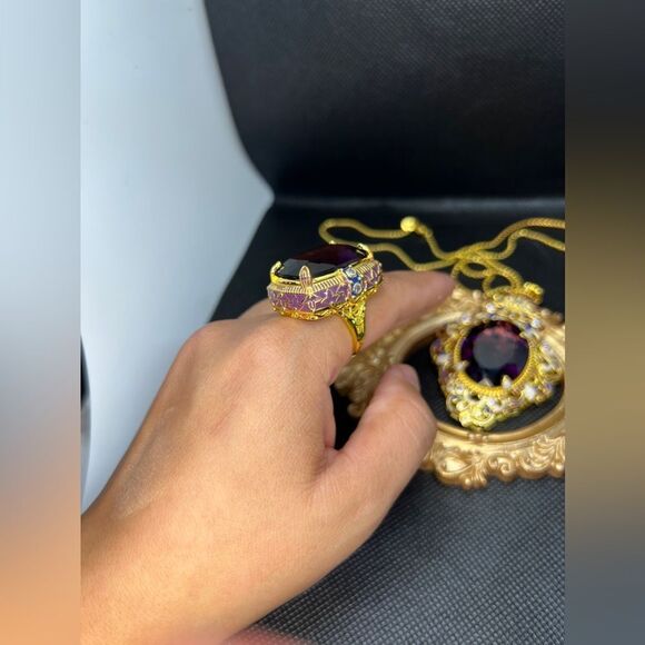 Vintage Inspired Large Amethyst Ring with Gold Detailing - Picture 14 of 14